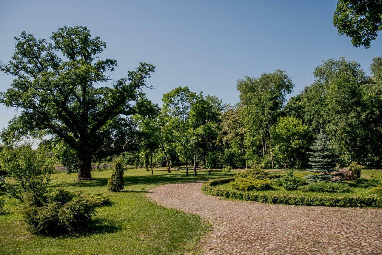 Dwor Woskrzenice Hotel Biała Podlaska Exterior foto