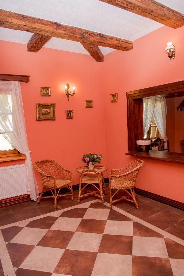 Dwor Woskrzenice Hotel Biała Podlaska Exterior foto