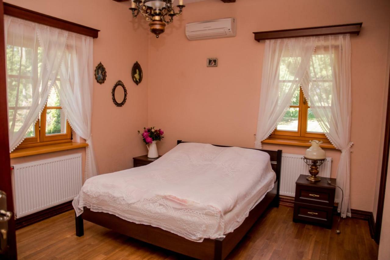 Dwor Woskrzenice Hotel Biała Podlaska Exterior foto