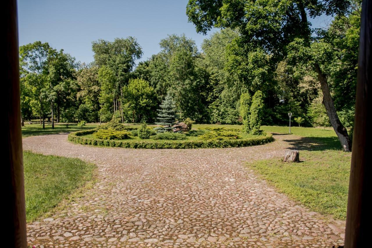 Dwor Woskrzenice Hotel Biała Podlaska Exterior foto